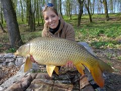 girls fishing 3